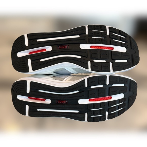 PUMA Ignite Sneaker.  Size 8.5. - Picture 5 of 9